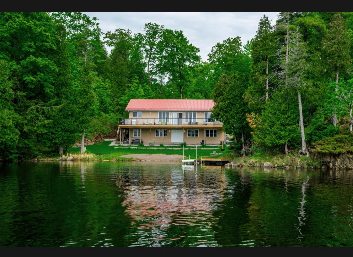 Family Cottage On Belmont Lake