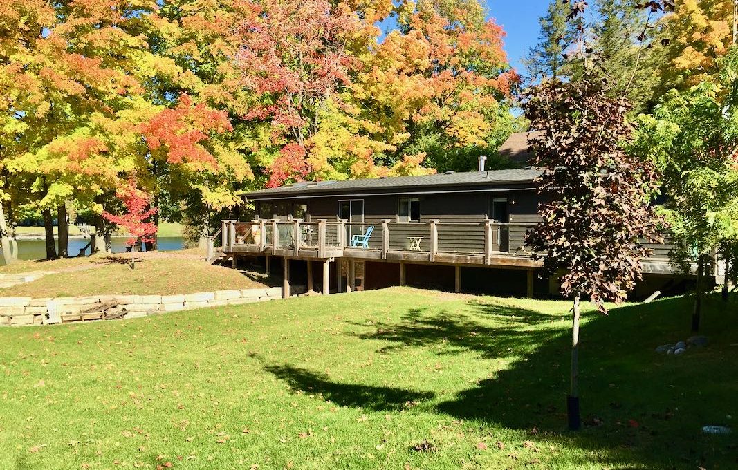 Cozy-Trent-Severn-Canal-Cottage-1