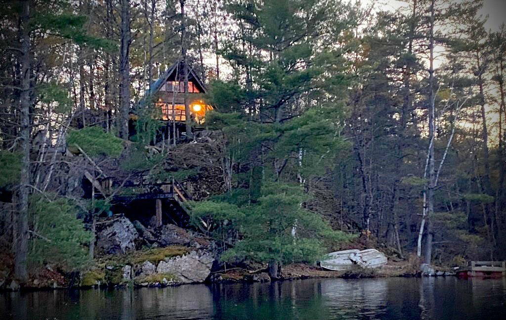 Wilderness Lakefront A-Frame Cottage