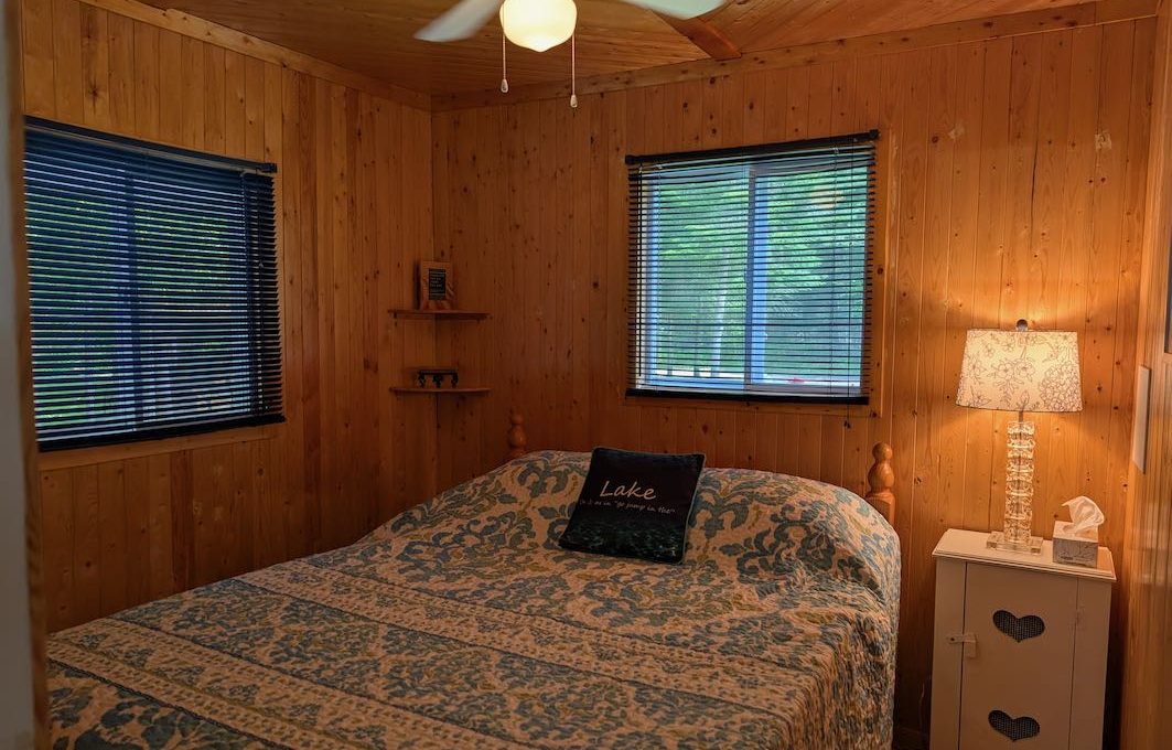 Cabin-On-Crowe-Lake-10
