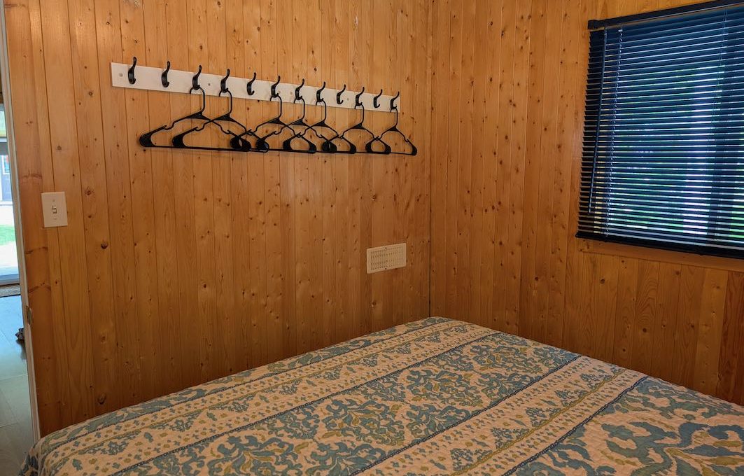 Cabin-On-Crowe-Lake-11
