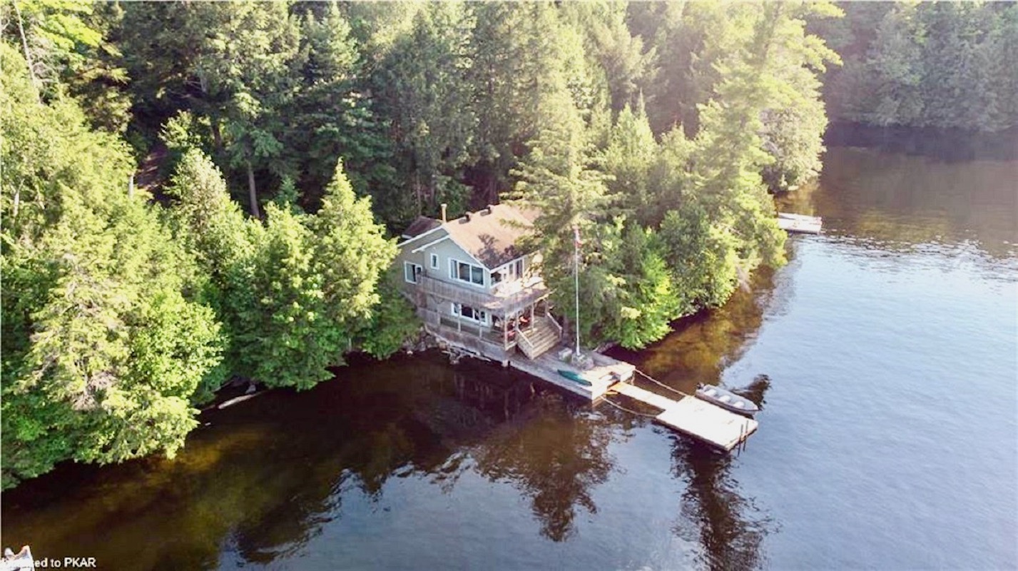 Lakeside Cottage on Eels Lake