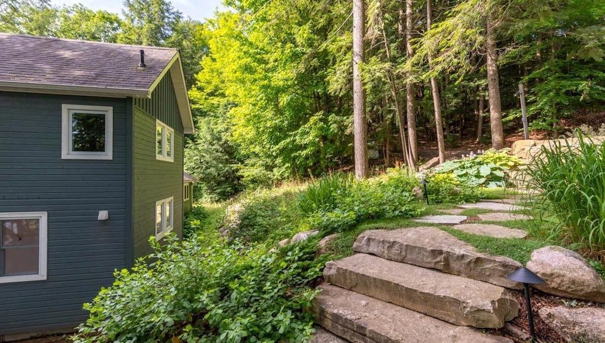 Chandos-Lake-Waterside-Retreat-11
