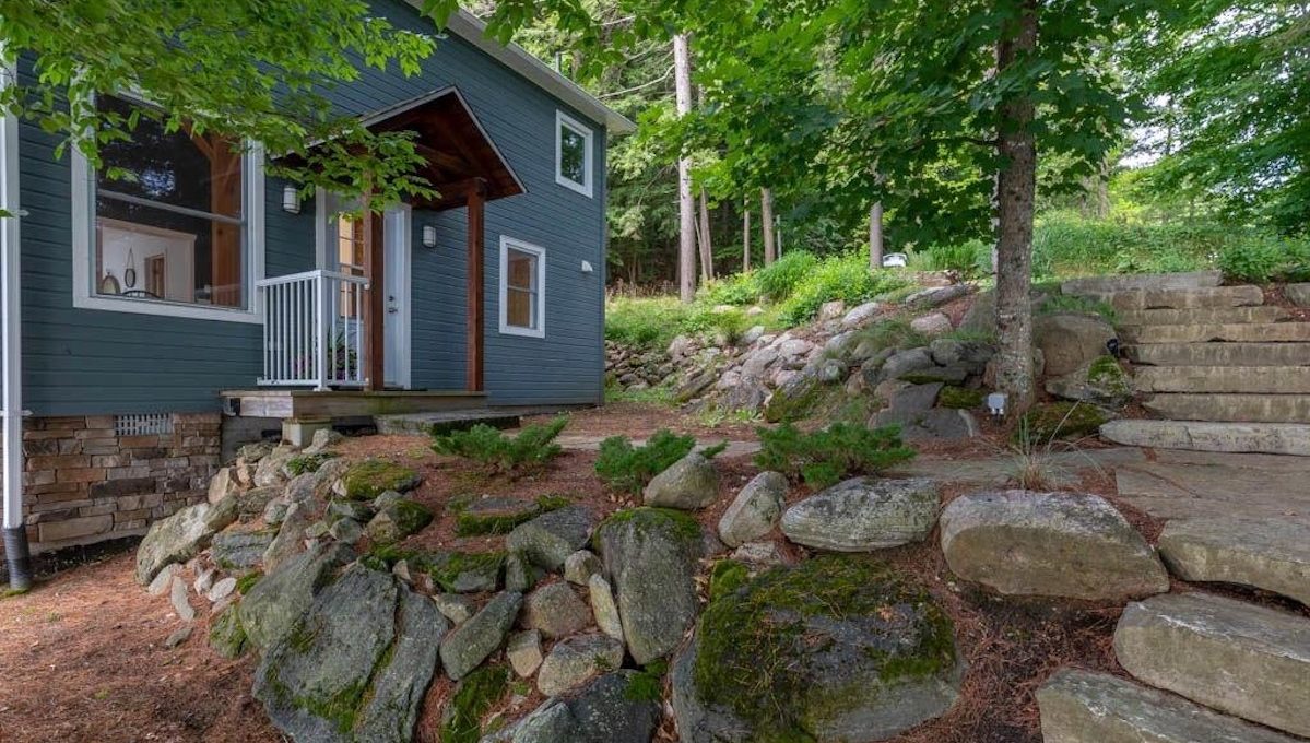 Chandos-Lake-Waterside-Retreat-13