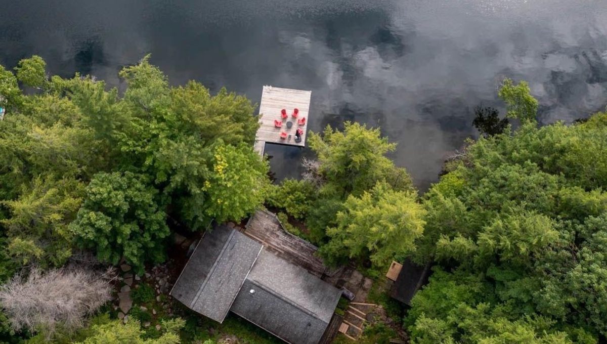 Chandos-Lake-Waterside-Retreat-16