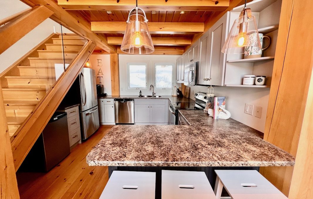 Chandos-Lake-Waterside-Retreat-20