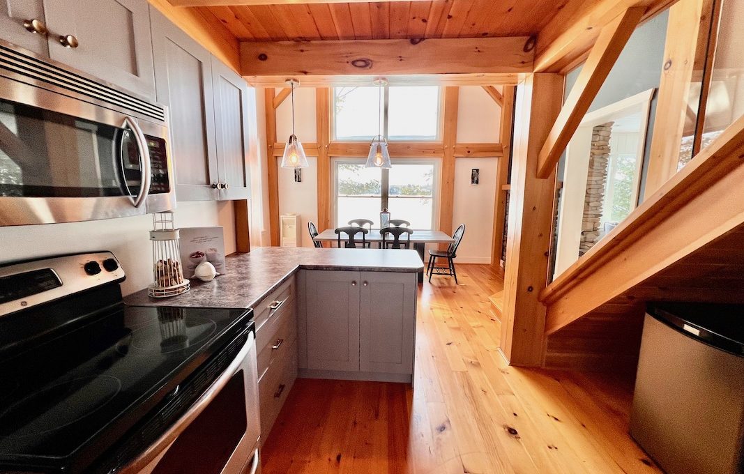 Chandos-Lake-Waterside-Retreat-21