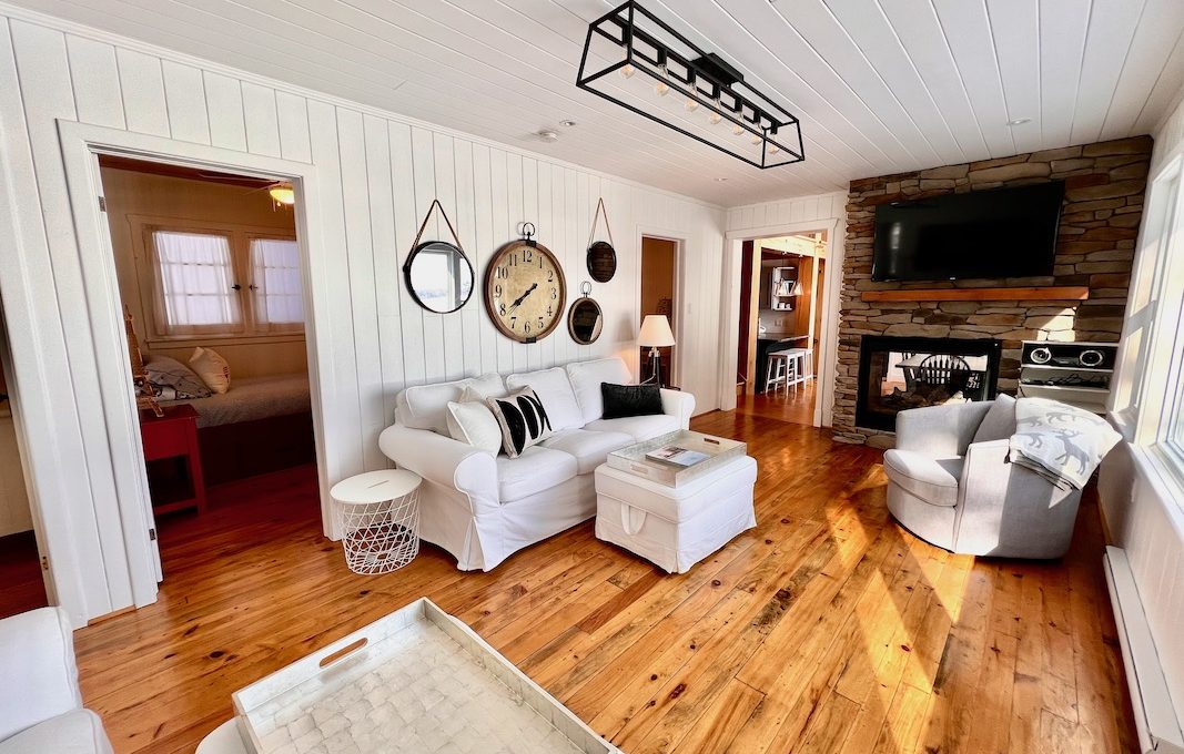 Chandos-Lake-Waterside-Retreat-28