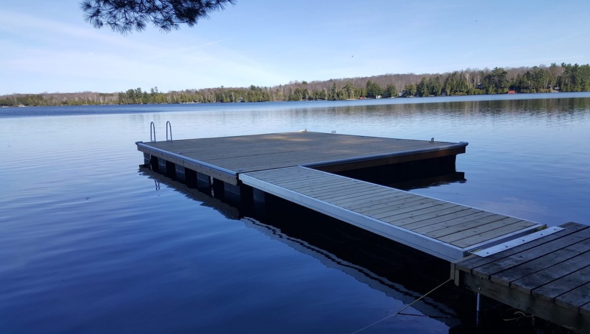 Chandos-Lake-Waterside-Retreat-44