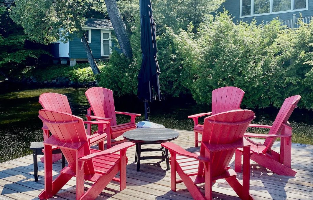 Chandos-Lake-Waterside-Retreat-8