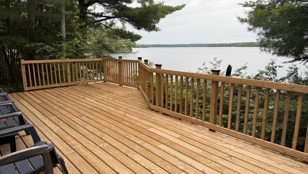 Chandos Lake Waterside retreat-3