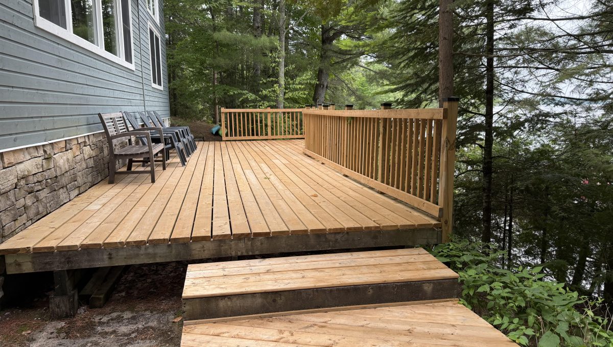 Chandos Lake Waterside retreat-5