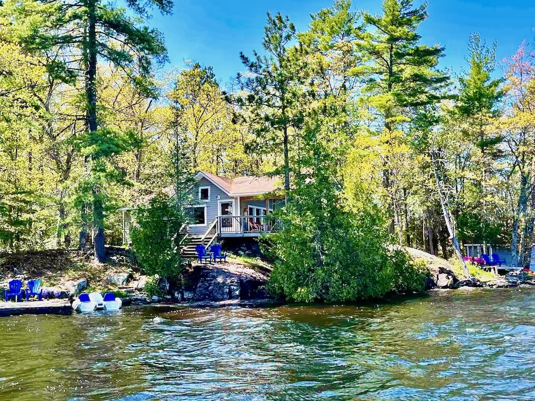 The Common Loon Island Cottage on Mississagua Lake