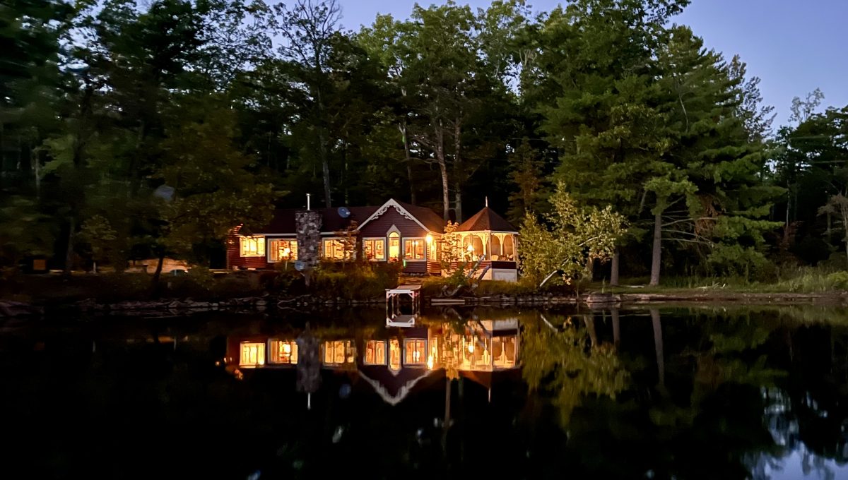 Cranberry-Cove-On-Kasshabog-Lake-3