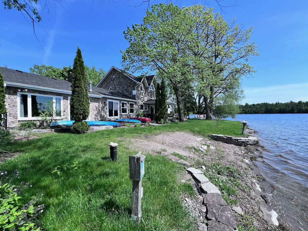 Bobcaygeon Lakefront Stone Cottage