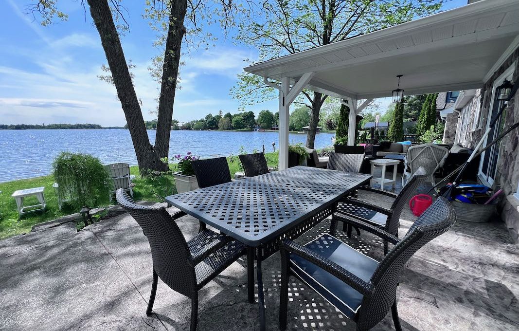Bobcaygeon-Lakefront-Stone-Cottage-8