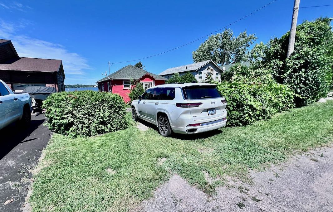 Cute-Little-Red-Cottage-On-Lake-Scugog - 28