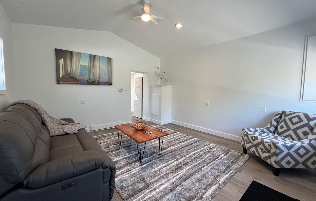 Luxury-Waterfront-Bungalow-On-Sturgeon-Lake-12