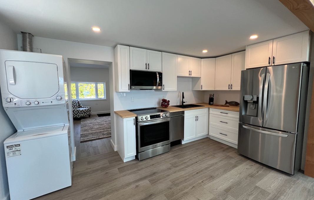 Luxury-Waterfront-Bungalow-On-Sturgeon-Lake-16