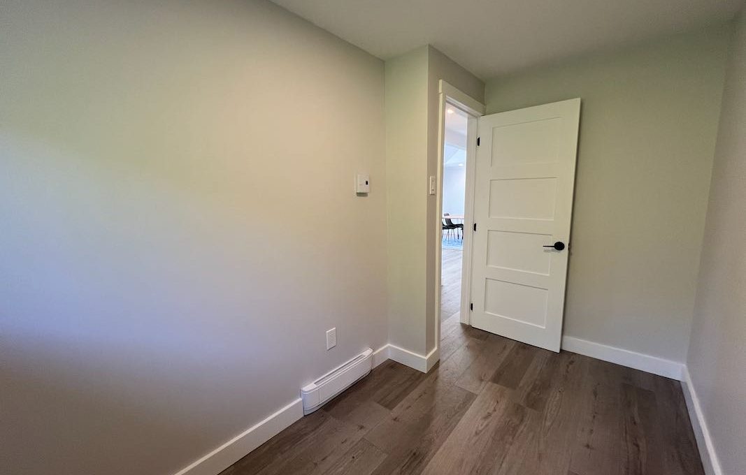 Luxury-Waterfront-Bungalow-On-Sturgeon-Lake-28