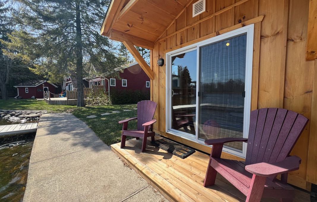 Luxury-Waterfront-Bungalow-On-Sturgeon-Lake-29