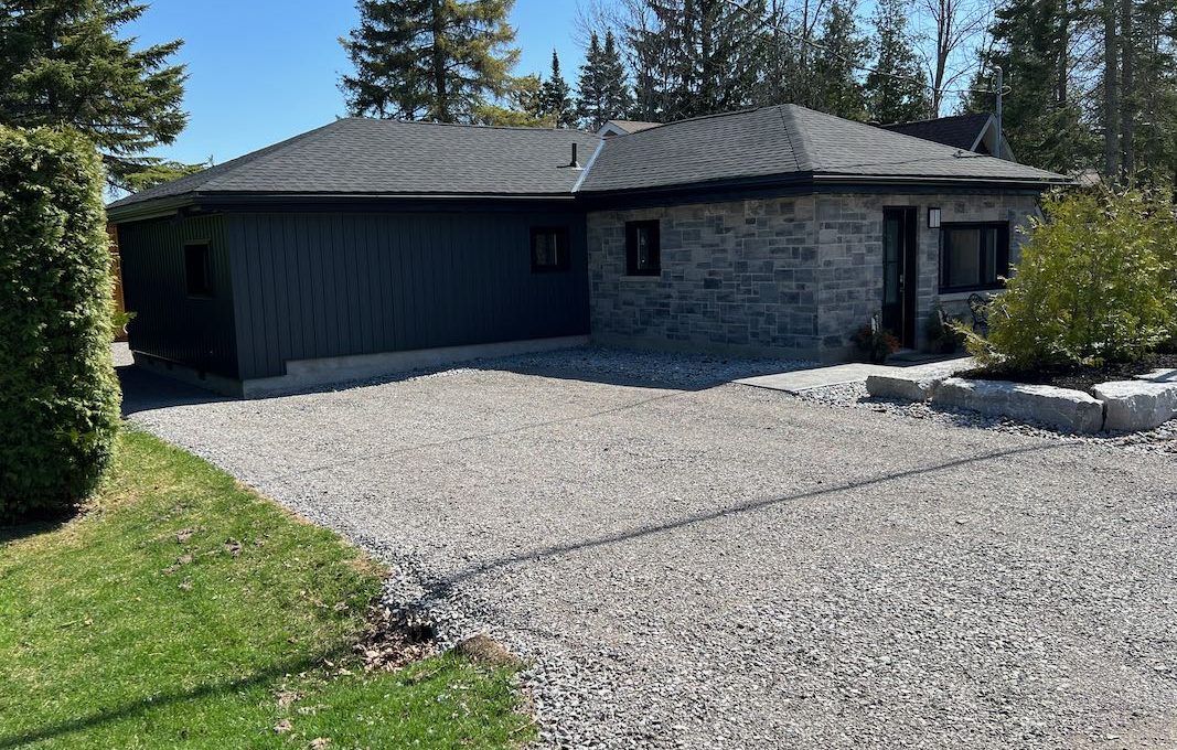 Luxury-Waterfront-Bungalow-On-Sturgeon-Lake-35