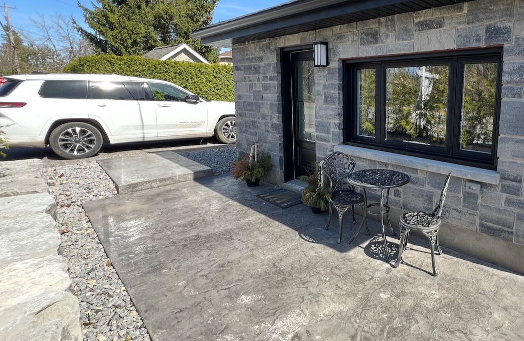 Luxury-Waterfront-Bungalow-On-Sturgeon-Lake-37