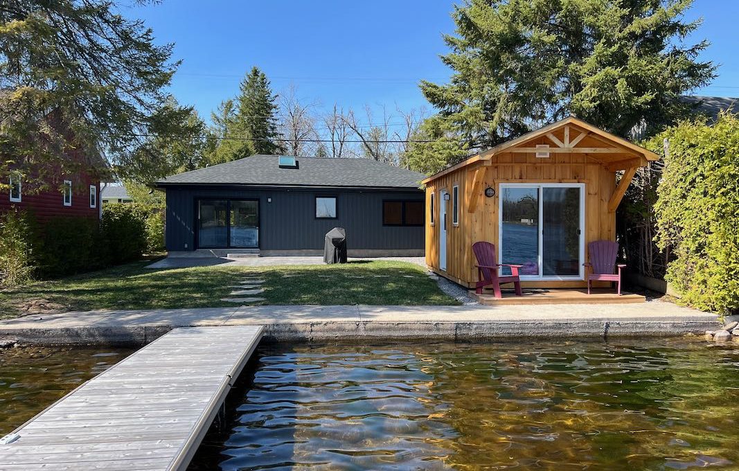 Luxury-Waterfront-Bungalow-On-Sturgeon-Lake-5
