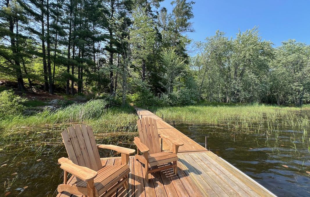 Secluded-Lakehouse-Retreat-on-Moira-Lake-13