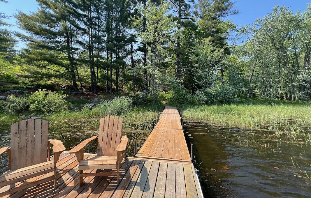 Secluded-Lakehouse-Retreat-on-Moira-Lake-14