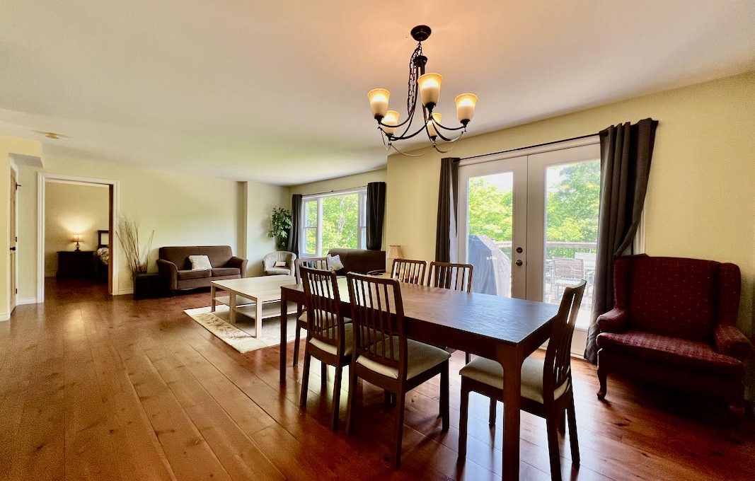 Secluded-Lakehouse-Retreat-on-Moira-Lake-21