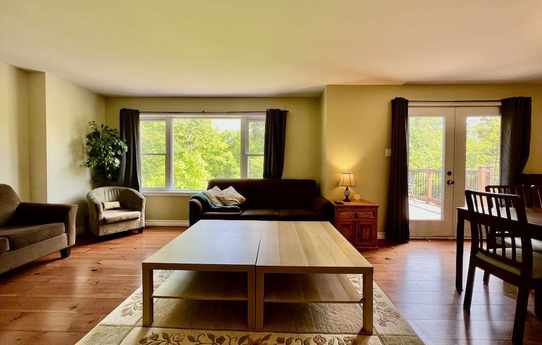 Secluded-Lakehouse-Retreat-on-Moira-Lake-25