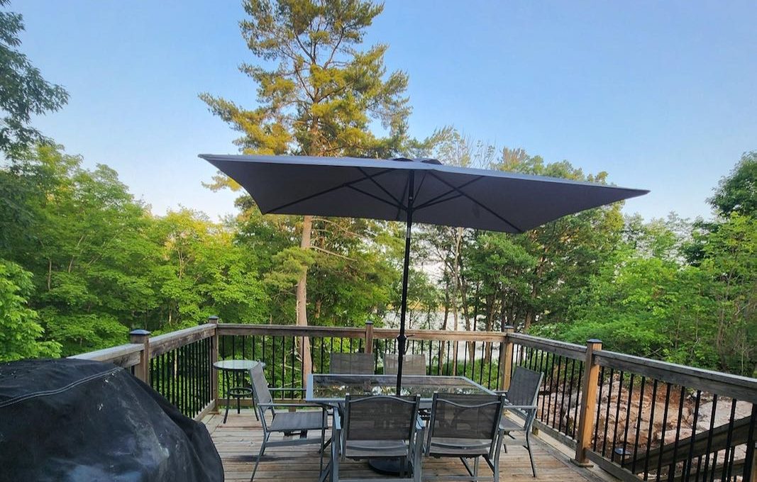 Secluded-Lakehouse-Retreat-on-Moira-Lake-3