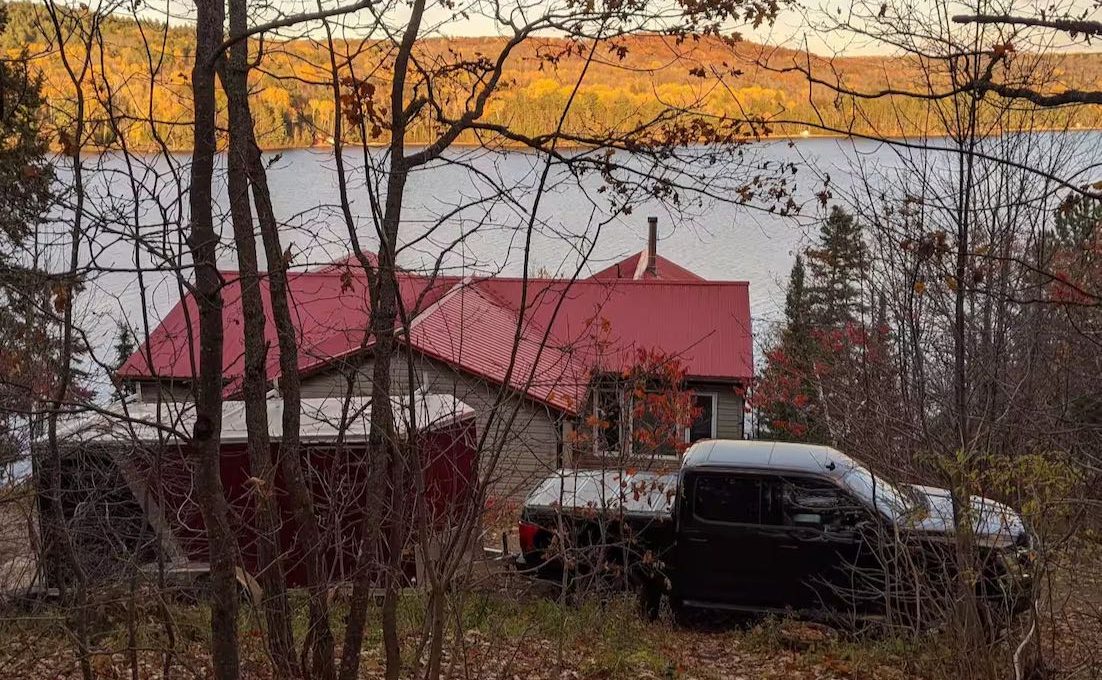 The-Lodge-On-Papineau-Lake-3