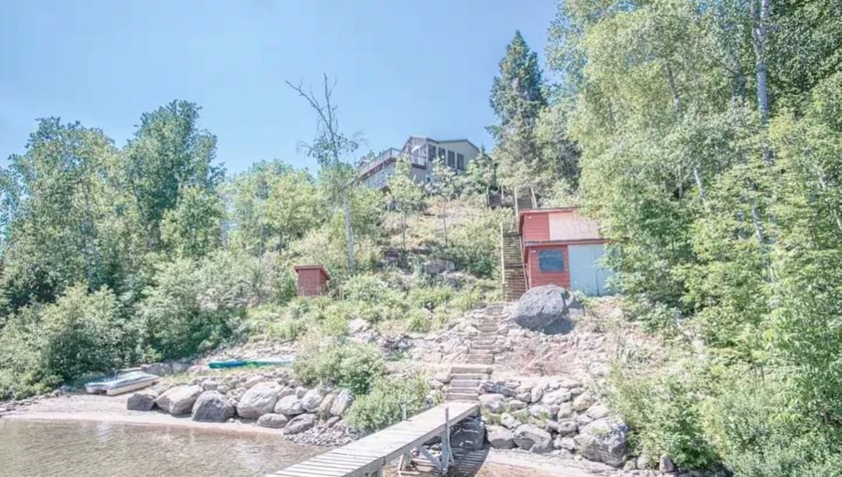 The-Lodge-On-Papineau-Lake-9