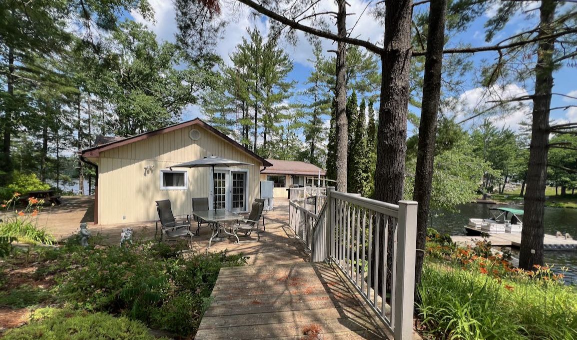 Bear Point Cottage on Kasshabog Lake-10