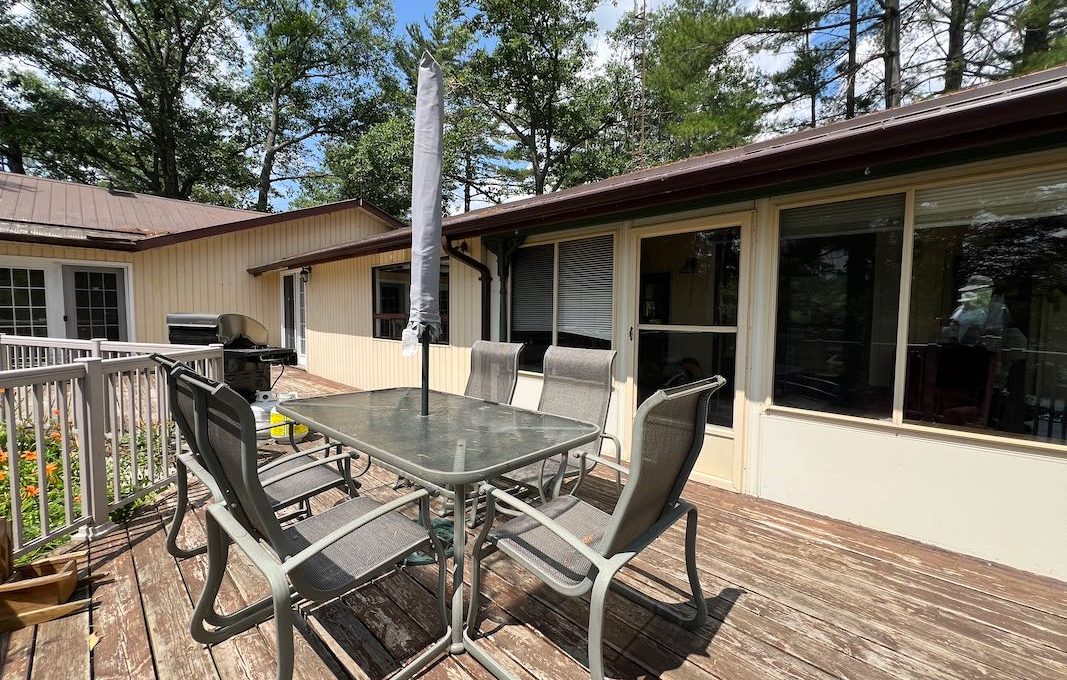 Bear Point Cottage on Kasshabog Lake-13