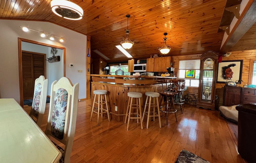 Bear Point Cottage on Kasshabog Lake-19
