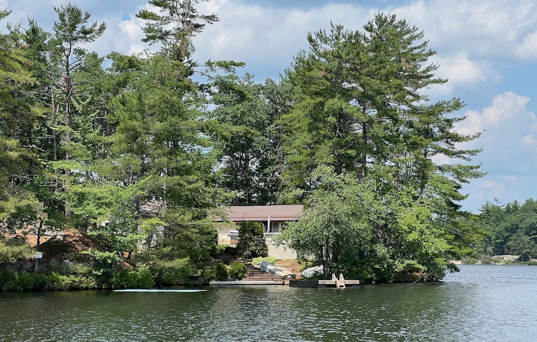Bear Point Cottage on Kasshabog Lake-2