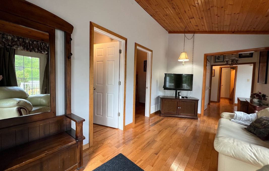 Bear Point Cottage on Kasshabog Lake-27