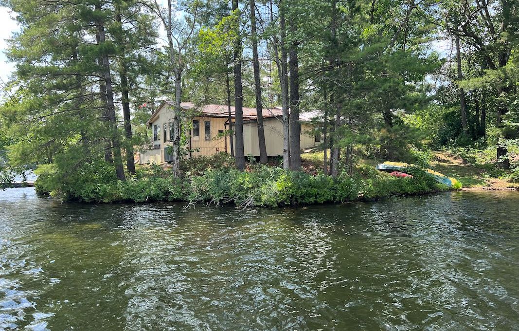 Bear Point Cottage on Kasshabog Lake-4