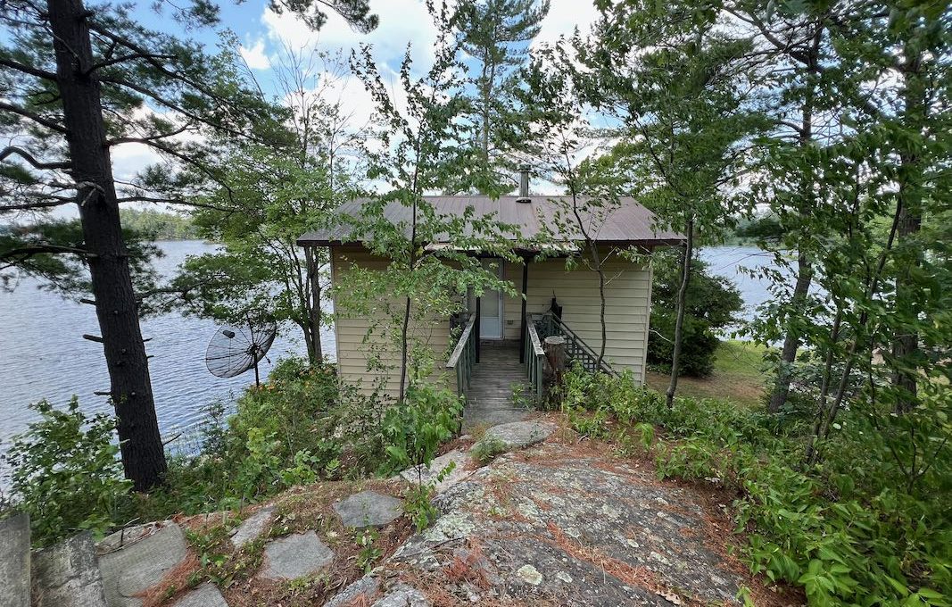 Bear Point Cottage on Kasshabog Lake-42