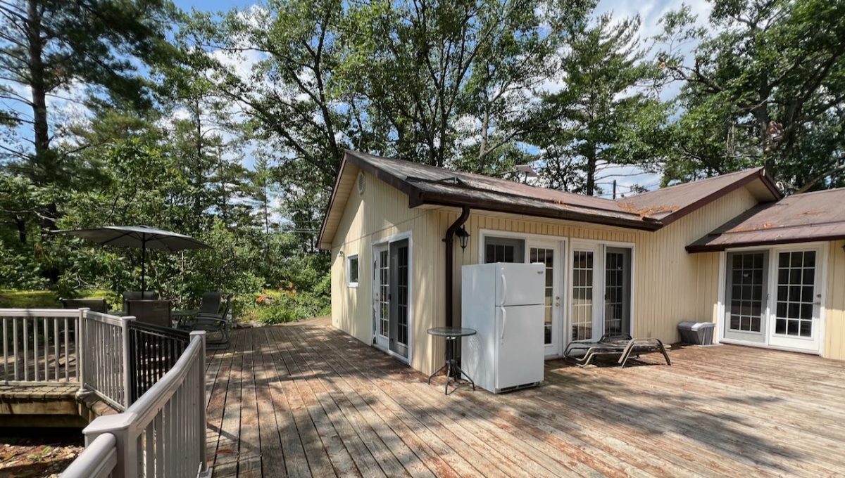 Bear Point Cottage on Kasshabog Lake-8