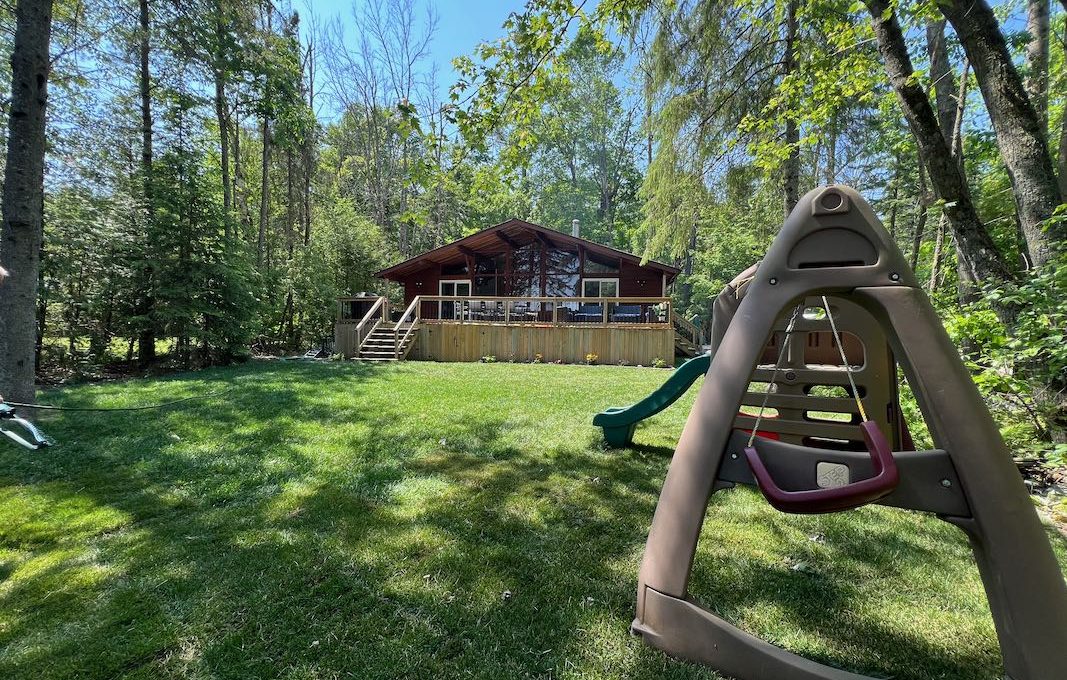 Cottage-On-Camelot-13