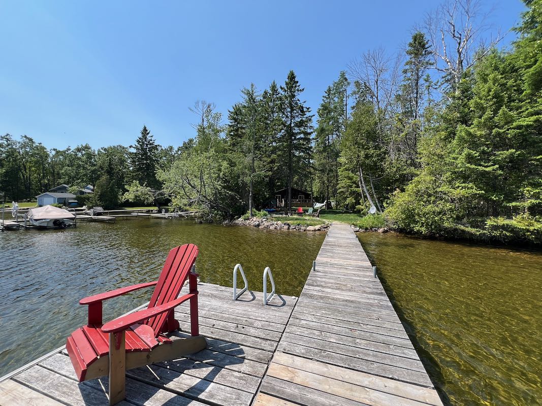 Waterfront Cottage on Camelot – Balsam Lake