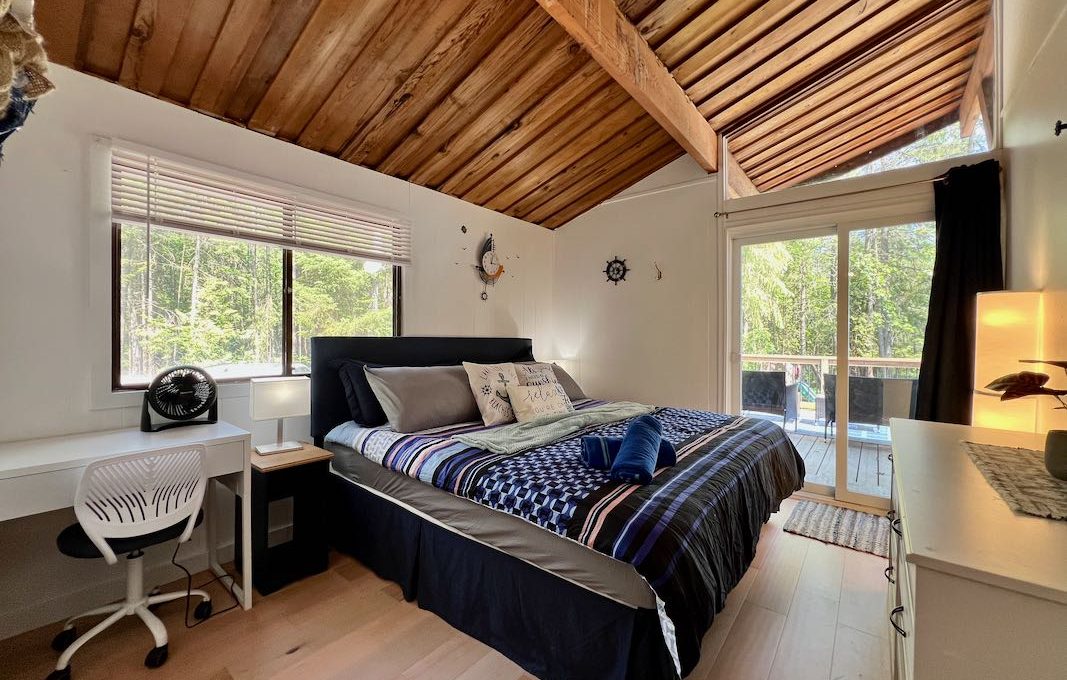 Cottage-On-Camelot-30