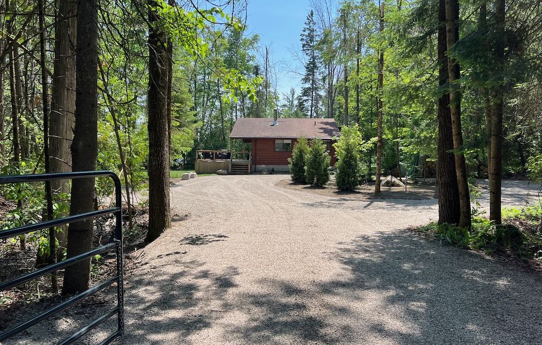 Cottage-On-Camelot-39
