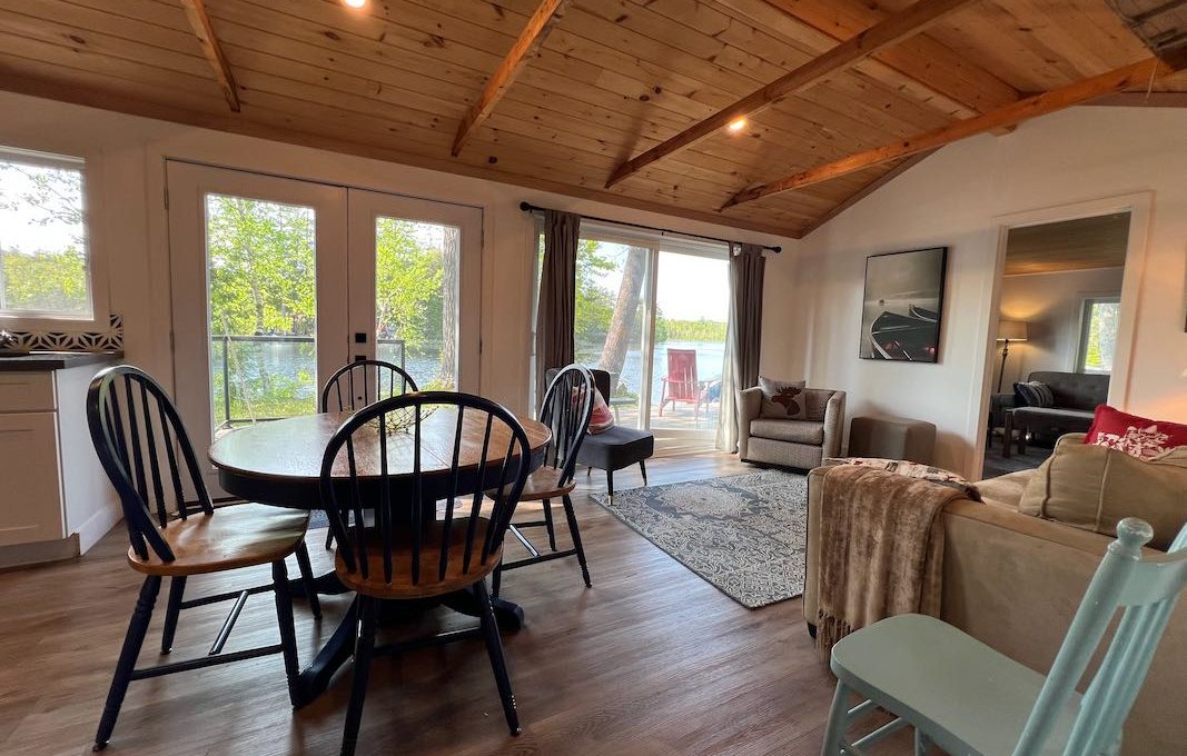 Family-Dream-Cottages-on-Mississagua-Lake-11