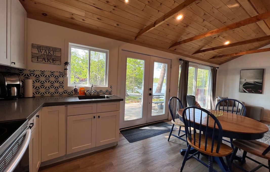 Family-Dream-Cottages-on-Mississagua-Lake-13