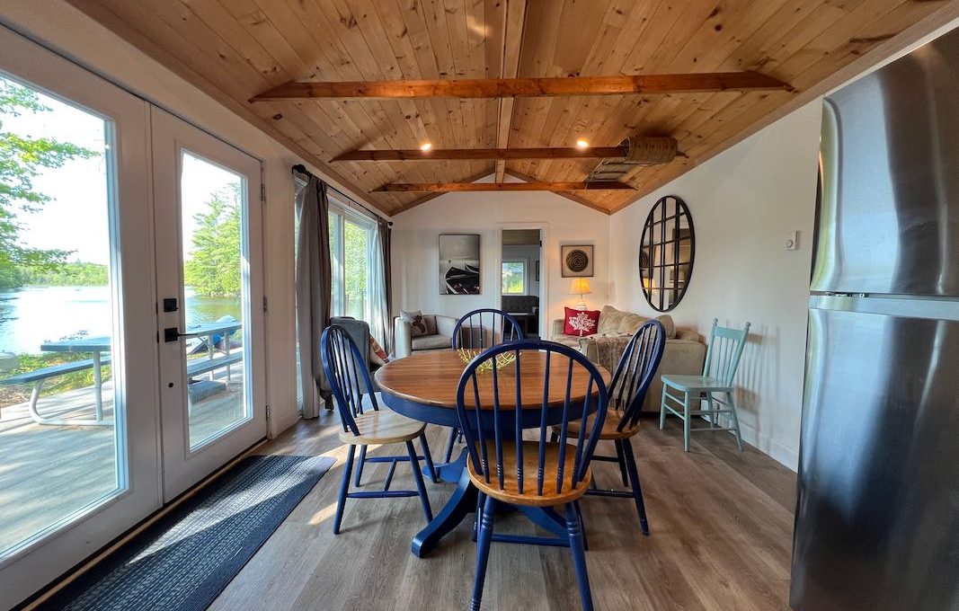 Family-Dream-Cottages-on-Mississagua-Lake-14